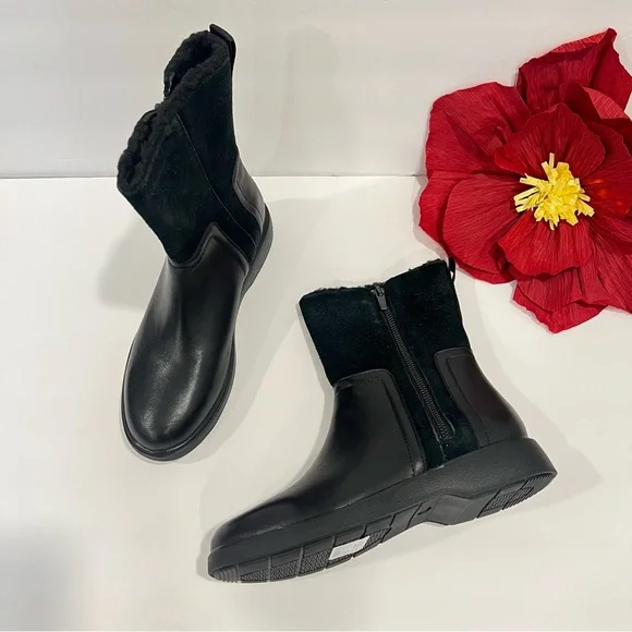 Unstructured By Clark’s Black Faux Fur Winter Boots - New Without Box - Reemoly - Picture 2 of 15